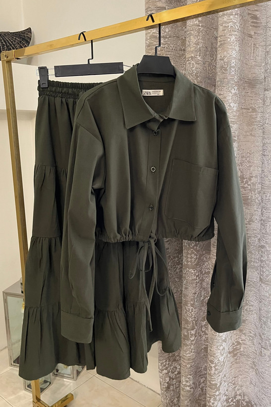 خرید ست دو تکه شومیز کراپ و دامن بلند مجلسی زنانه رنگ سبز یشمی | two piece set