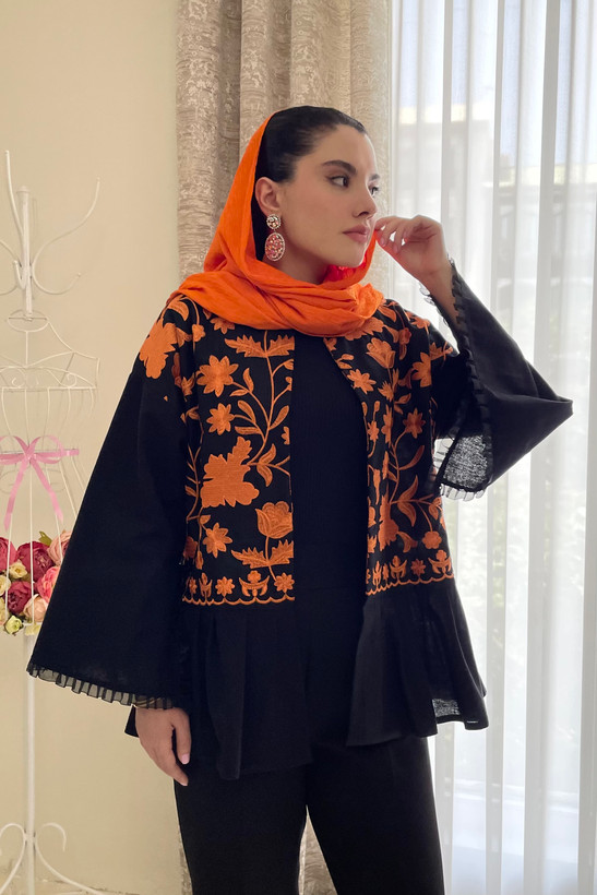 کت زنانه لینن سوزن دوزی مشکی با طرح نارنجی خاص و شیک | linen blazer