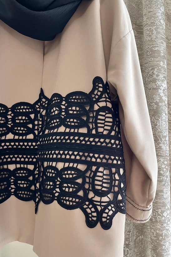 خرید کت مجلسی زنانه رنگ کرم نسکافهای مناسب مهمانی | elegant outfit