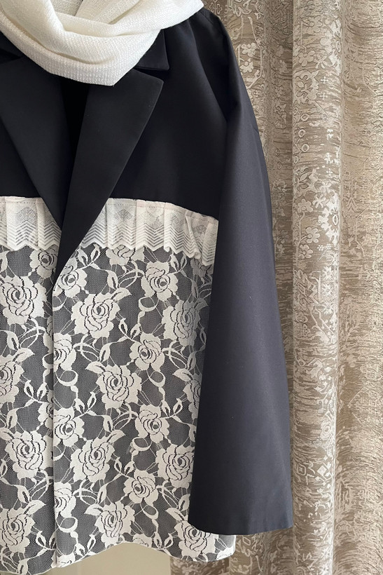 خرید کت زنانه فاستونی و دانتل نواردوزی شده یقه انگلیسی | classy blazer